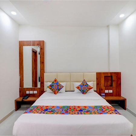 Fabexpress The Regalia Inn Lucknow Exteriör bild