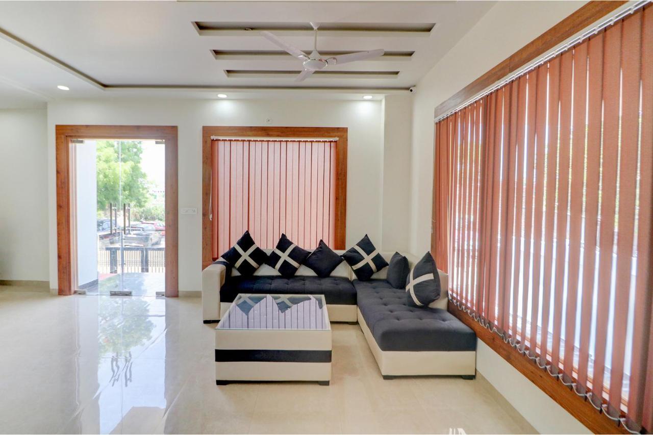Fabexpress The Regalia Inn Lucknow Exteriör bild