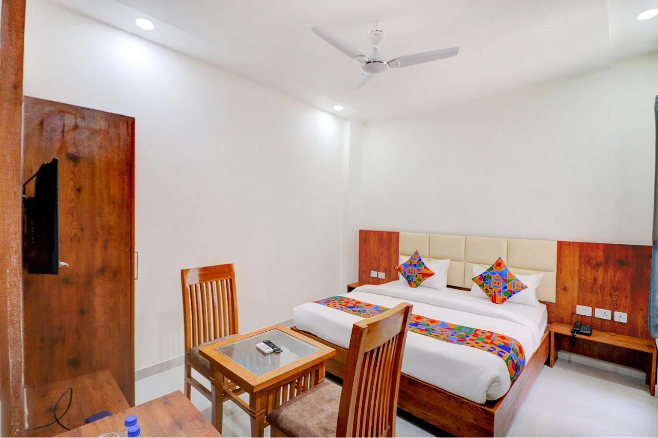 Fabexpress The Regalia Inn Lucknow Exteriör bild