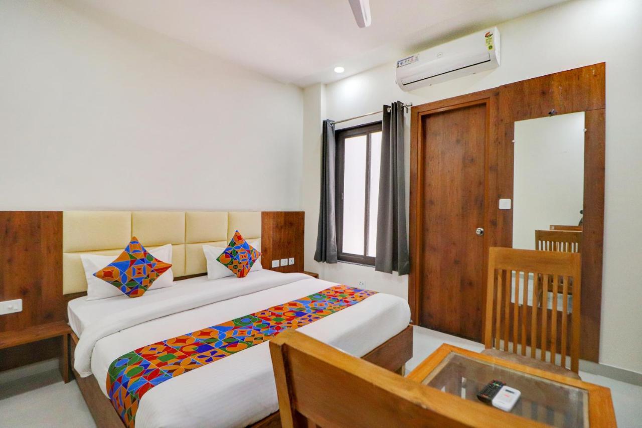 Fabexpress The Regalia Inn Lucknow Exteriör bild